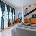 Akacfa Elegance * ブダペスト